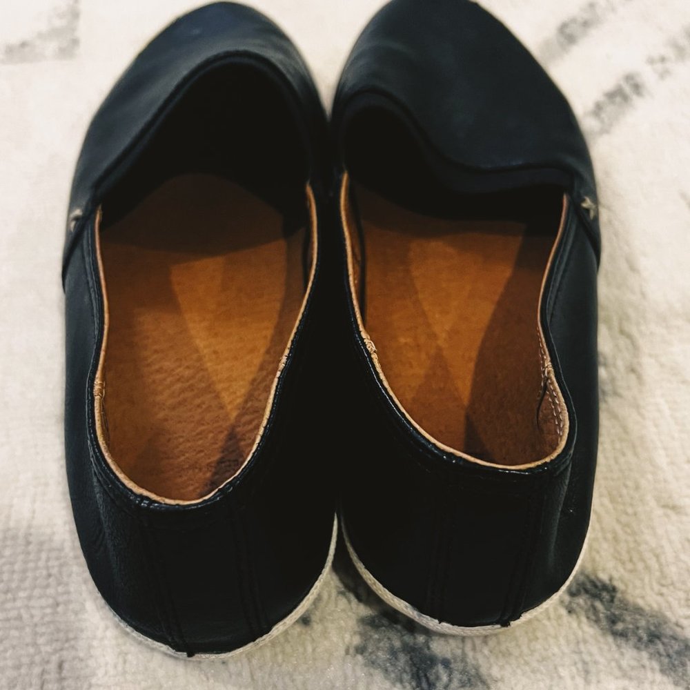 Frye "Melanie" Slip-On, size 7.5, black leather - Picture 5 of 6